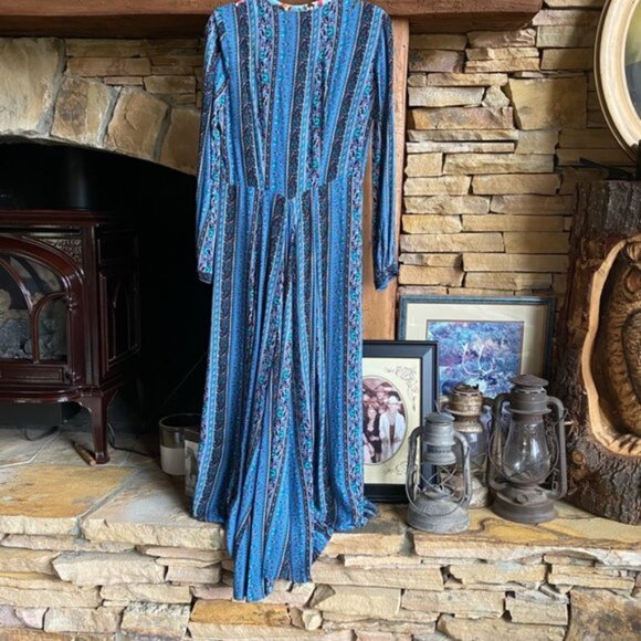 Aratta Long Duster with Floral Embroidery - Picture 4 of 8